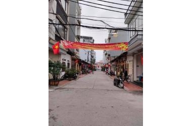 PHÂN LÔ VĂN QUÁN ĐẤT Ô TÔ TRÁNH 5M MẶT TIỀN 55M 4.8TỶ